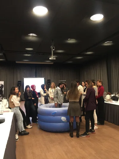 Op. Dr. Yusuf Olgaç Suda Doğum Eğitimi verdi.