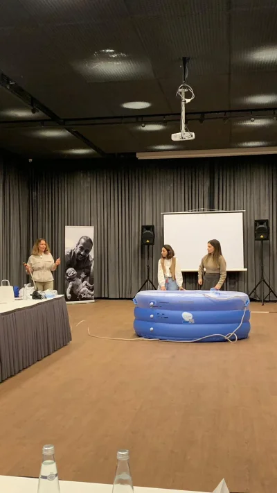 Op. Dr. Yusuf Olgaç Suda Doğum Eğitimi verdi.