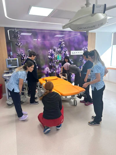 Yeditepe Kozyatağı Hastanesi’nde AVE 2 Doğum Yatağı kullanıcı eğitimi gerçekleşti.