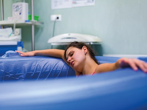 Suda Doğum nasıl yapılır?